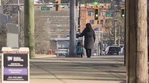 Unprovoked attack behind Montreal grocery store prompts hunt for suspect