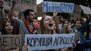 Zelenskyy faces protests in Ukraine over anti-corruption oversight bill