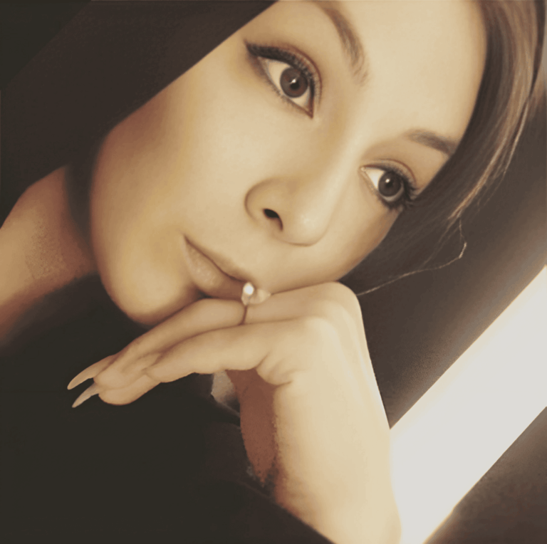 Madame-E-photo-2-768x764